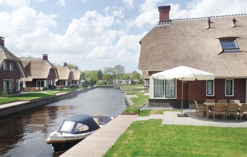 Stunning Home In Idskenhuizen With Sauna photo 2