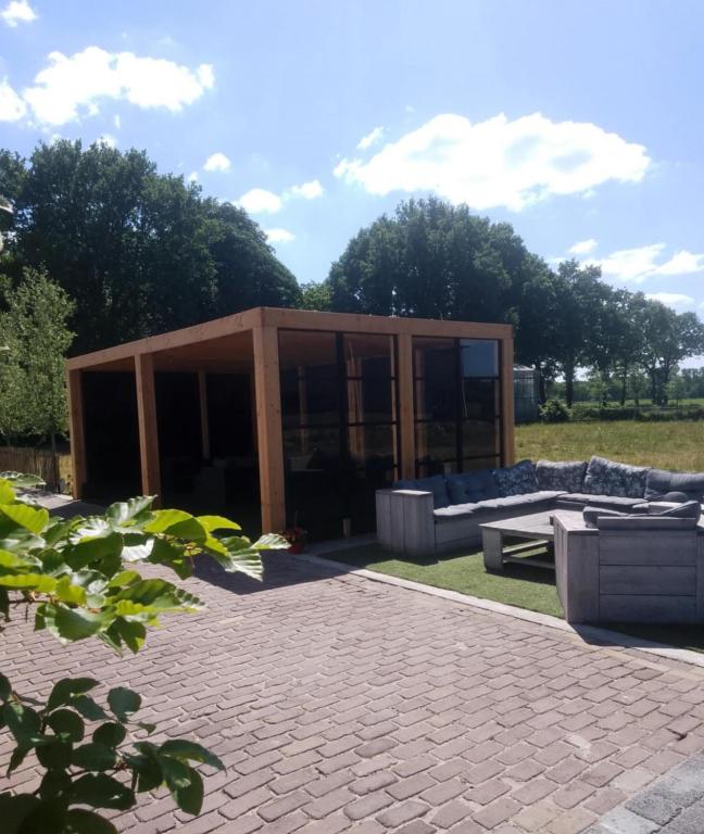 Ut witte huisje photo 2