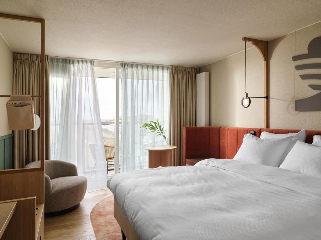 Carlton Beach photo 3