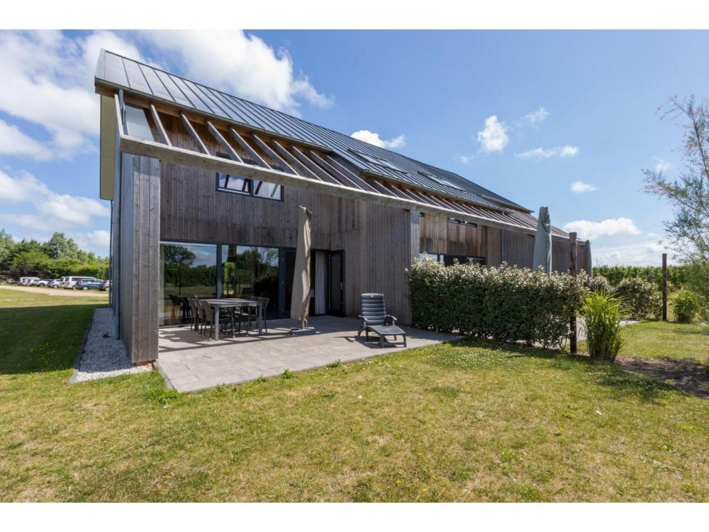 Holiday Home in Vrouwenpolder near Beach — photo 1