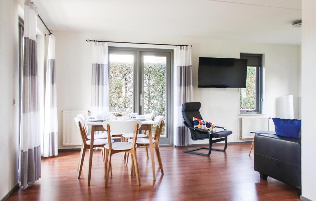 3 Bedroom Stunning Home In Wemeldinge photo 3