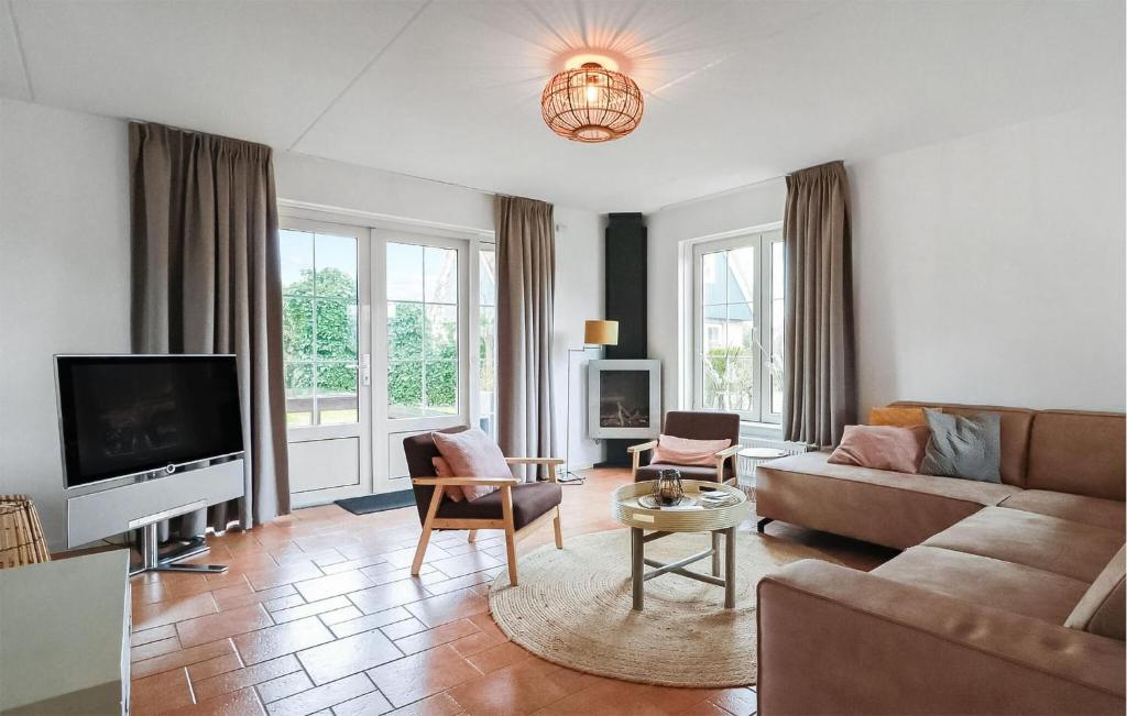 Stunning Home In Makkum With Wifi photo 3