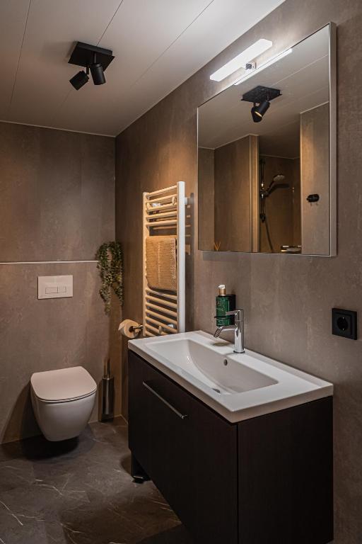 Tinyhouse luxe met privé hottub photo 3
