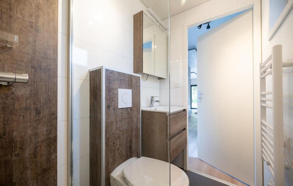Schitterend gelegen luxe ingericht 6 persoons chalet met hottub aan de bossen in Putten 4-15 photo 3
