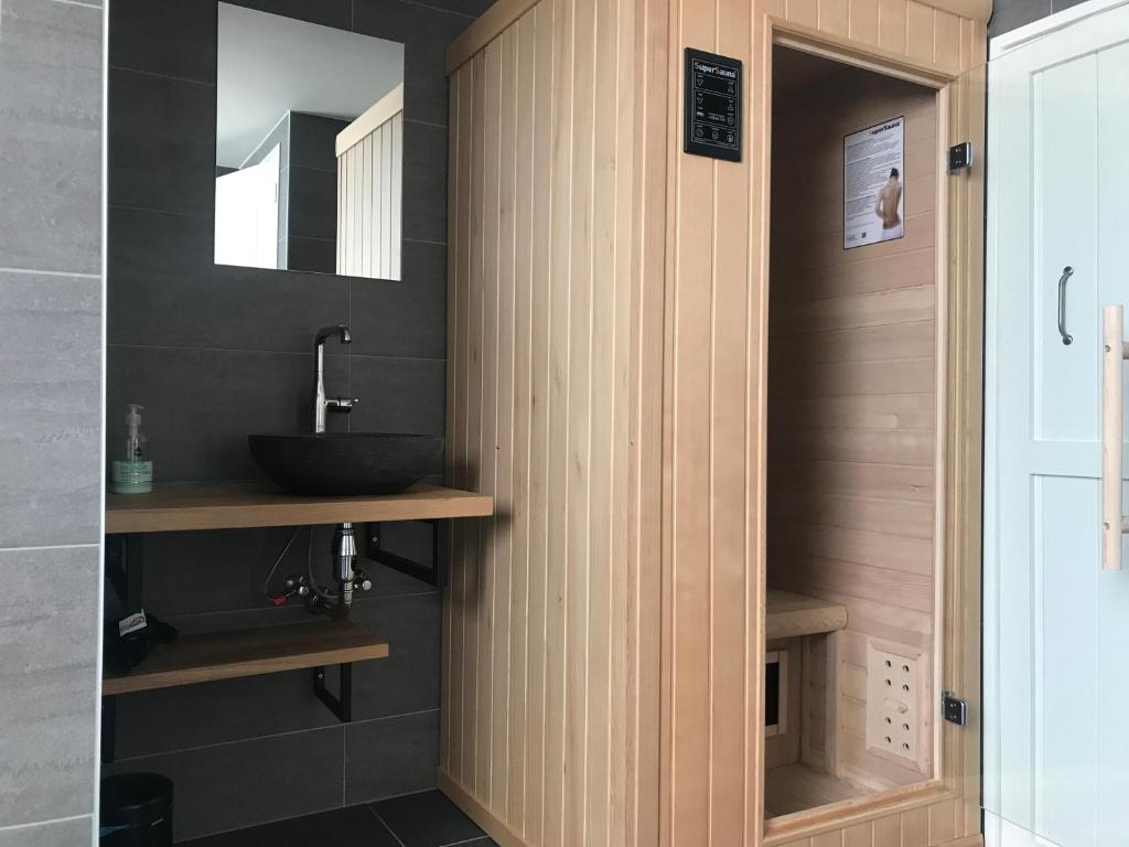 Ruim appartement met sauna photo 3