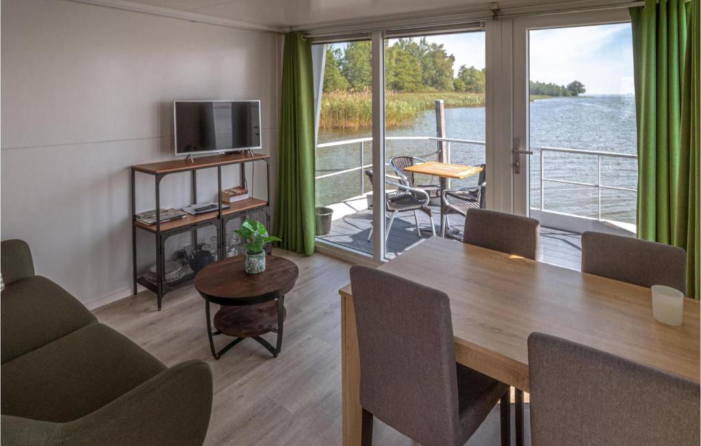 Cozy Ship In Biddinghuizen photo 3