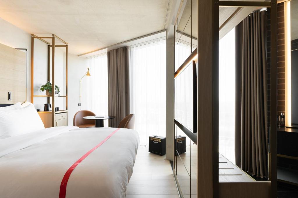 Ruby Emma Hotel Amsterdam photo 2