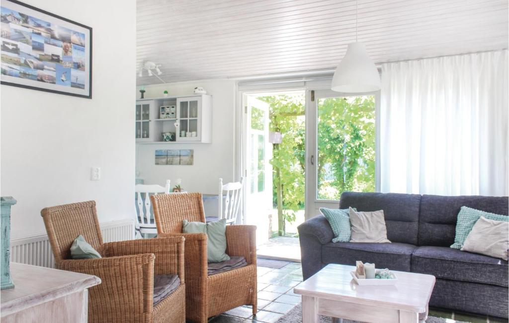 Awesome Home In Lauwersoog With Kitchen photo 3