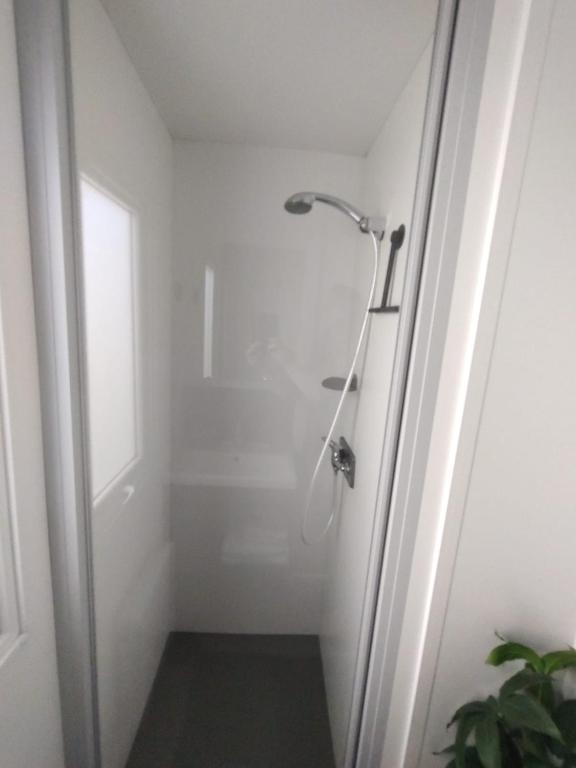 Strand chalet Makkum photo 3