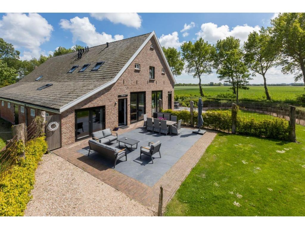 Mansion in Vrouwenpolder near Beach — photo 1