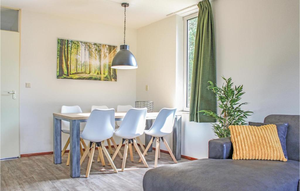 3 Bedroom Amazing Home In Vledder photo 2