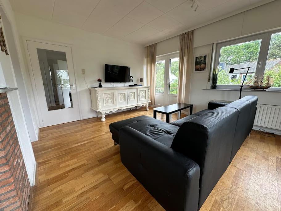 Wohnung erstes OG - lichtdurchflutet und modern — photo 1
