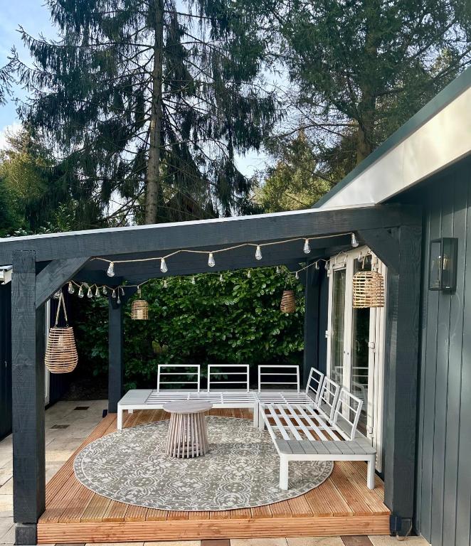 Natuurhuisje met omheinde tuin hond welkom stijlvol ingericht StayatSas Julia — photo 1