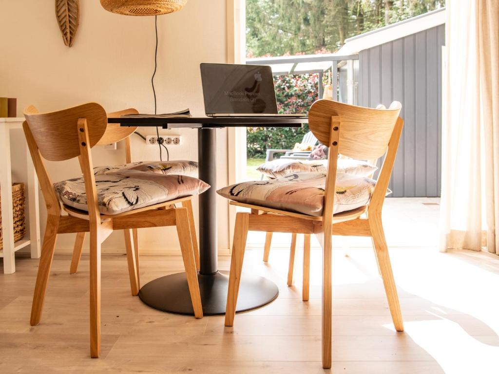 Natuurhuisje met omheinde tuin hond welkom stijlvol ingericht StayatSas Julia photo 3