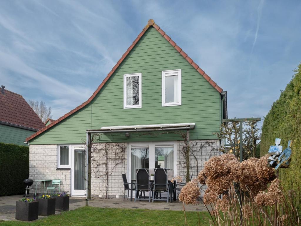 Holiday Home in Quiet Dutch Park for Families — photo 1