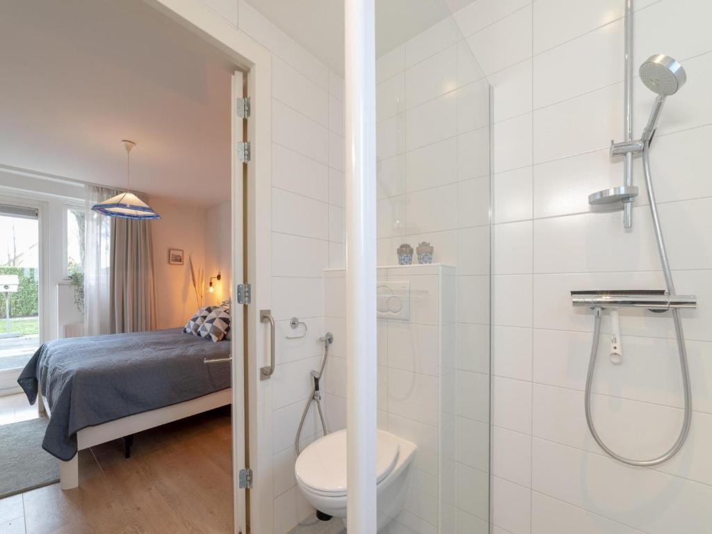 Holiday Home in Quiet Dutch Park for Families photo 3