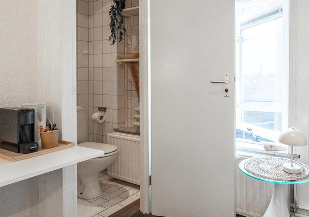 Cozy Seaside Escape on a Budget photo 3