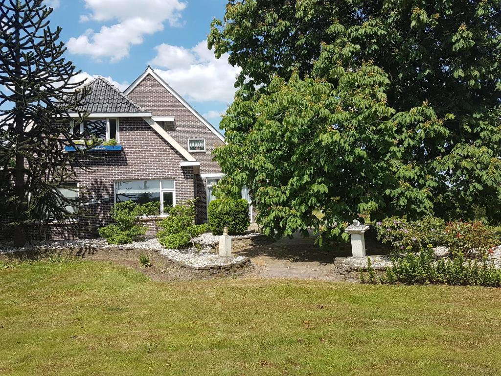 Wilhelminahoeve — photo 1