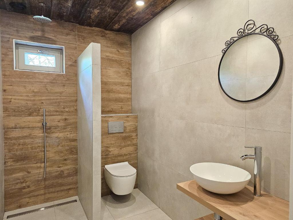 Safaritent met privé sanitair in hoofdgebouw photo 3
