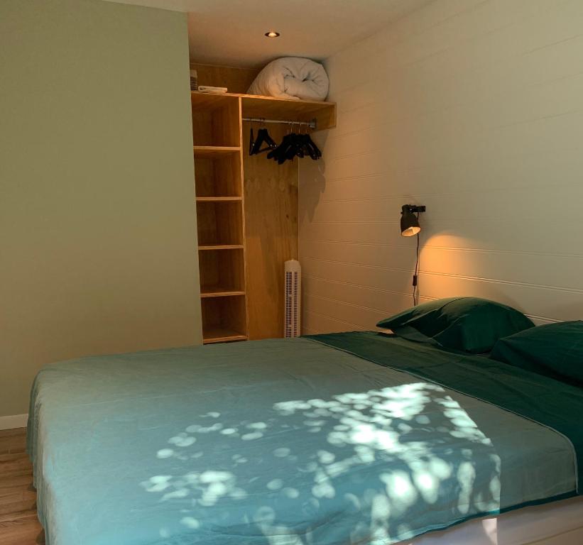 Tinyhouse Scheveningen beach FREE gated parking photo 2