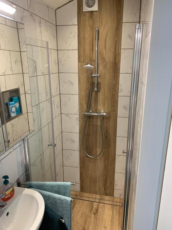 Tinyhouse Scheveningen beach FREE gated parking photo 3