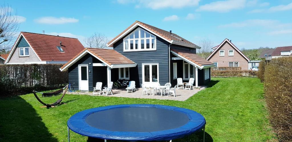 The Black House - Luxurious Holiday Villa Zeewolde — photo 1