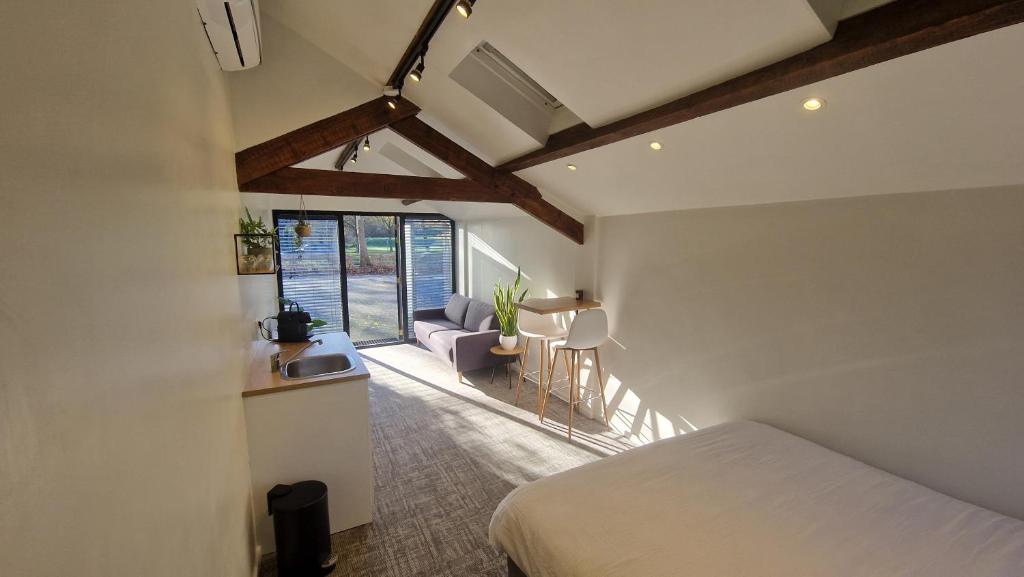Suite 21 photo 2