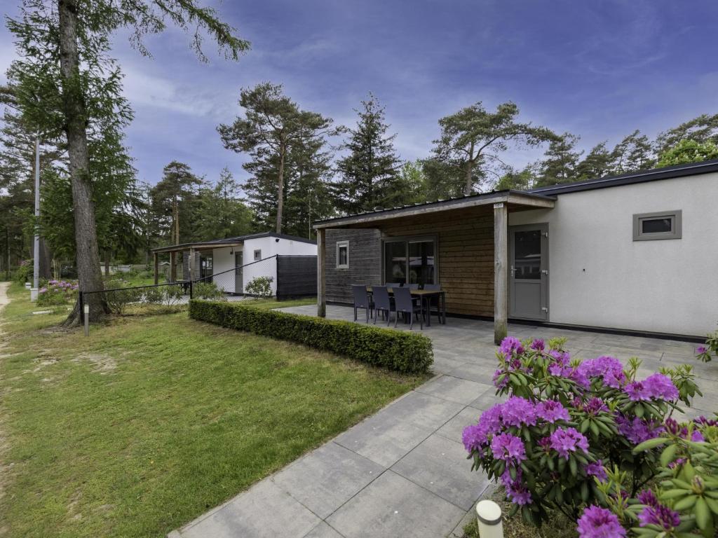 Woodchalet — photo 1