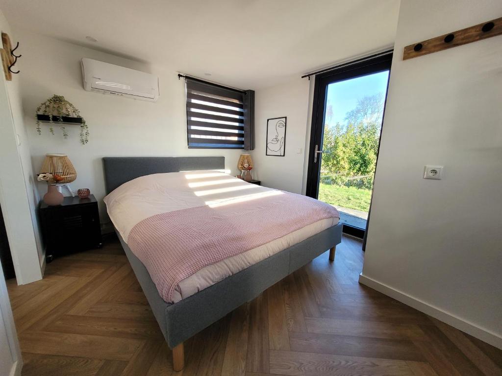 Tiny Zen House in Heinkenszand with private sauna photo 2