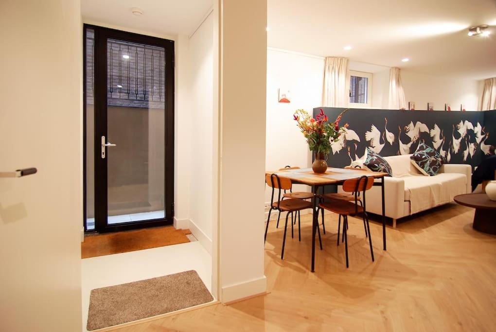 Spacious Suite at Park and Museum photo 3