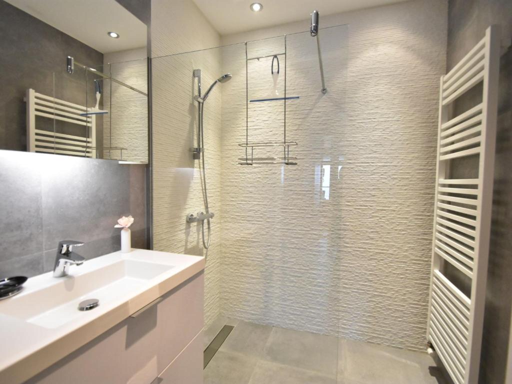 Apartment in Veere with Lake Views & Marina photo 3
