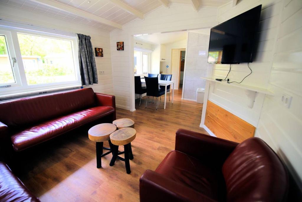 Zeer ruim 6-persoons vakantiehuis met overdekte veranda photo 3