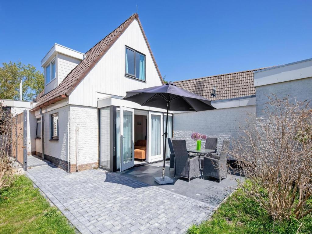 Holiday Home in Texel near the Beach — photo 1