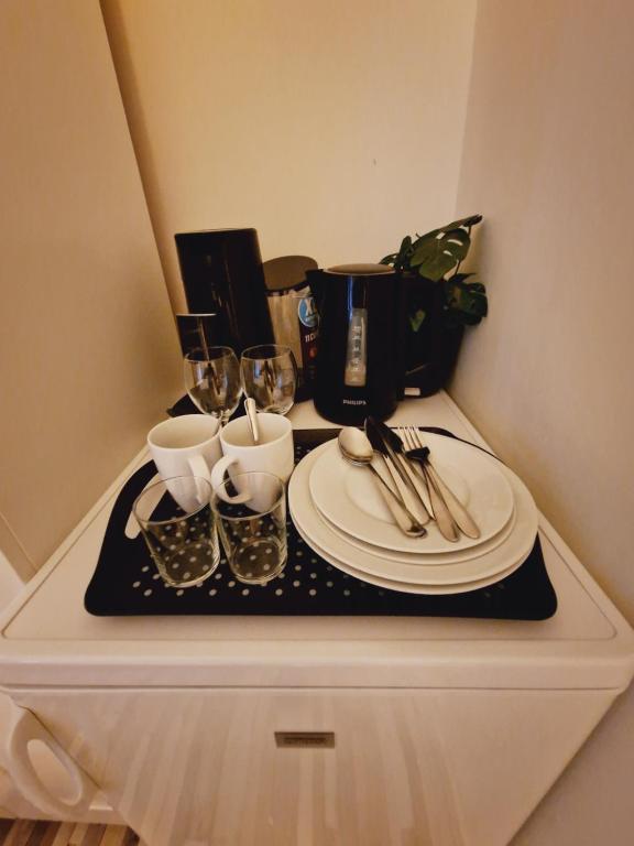 Cozy Private Room 3 on a Busy Persian Restaurant photo 2