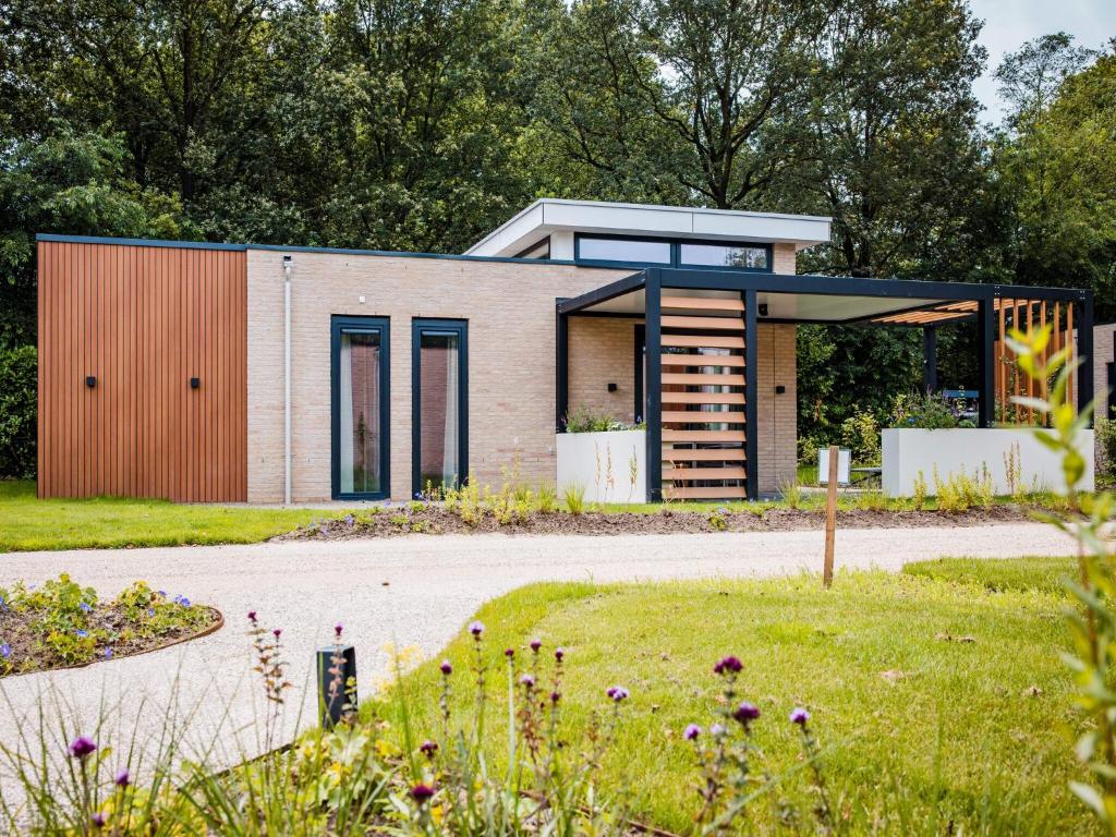 Spacious holiday home in Voorhuizen with terrace — photo 1