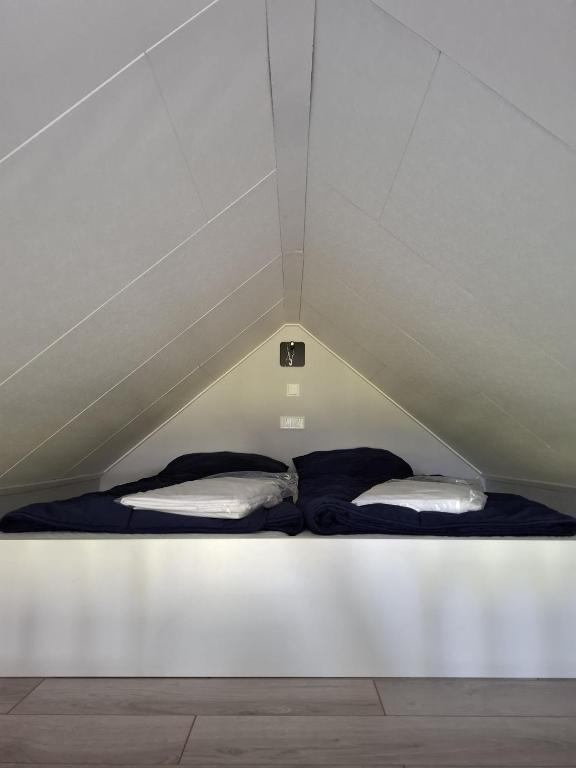 Tiny House 303 photo 2