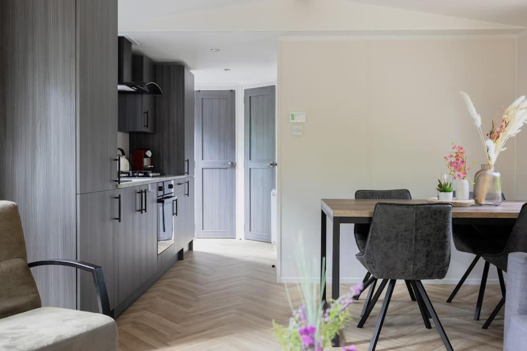 Schitterend chalet in het bos photo 3