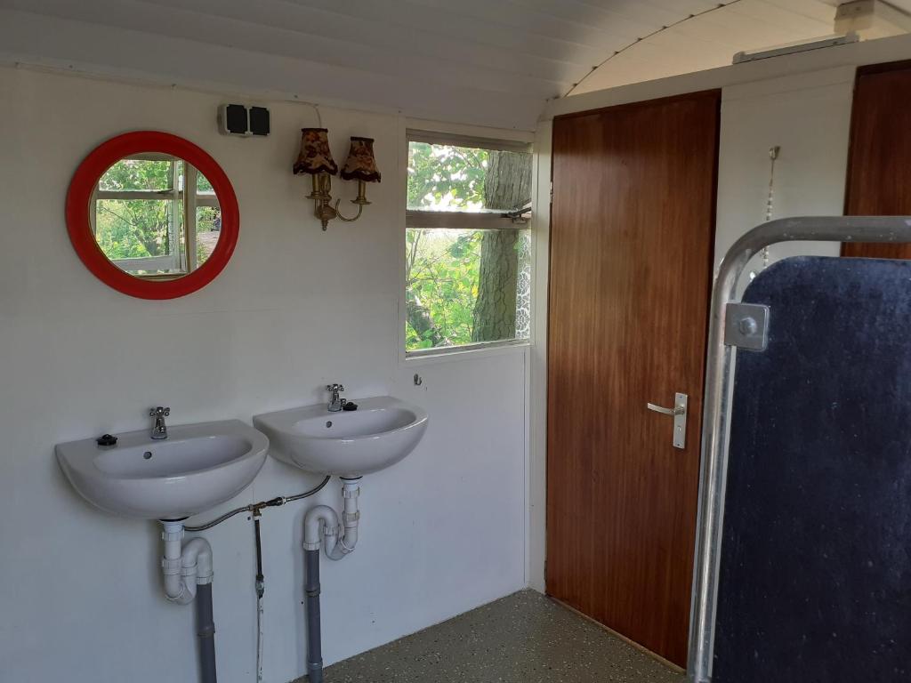 Wijndomein de Vier Ambachten -overnachten in de wijngaard photo 3