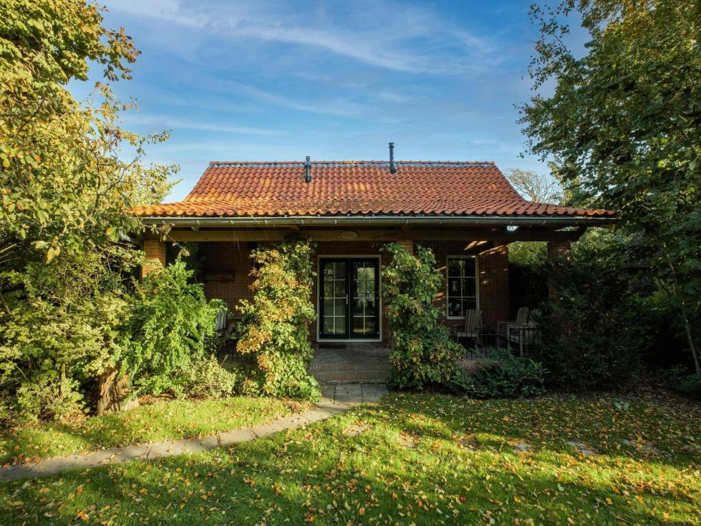 Holiday Home in Wijnaldum near Harlingen Harbor — photo 1