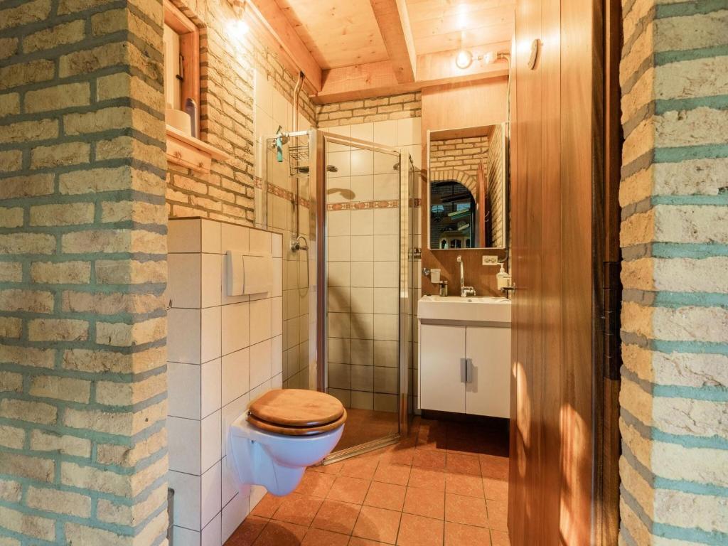 Holiday Home in Wijnaldum near Harlingen Harbor photo 3