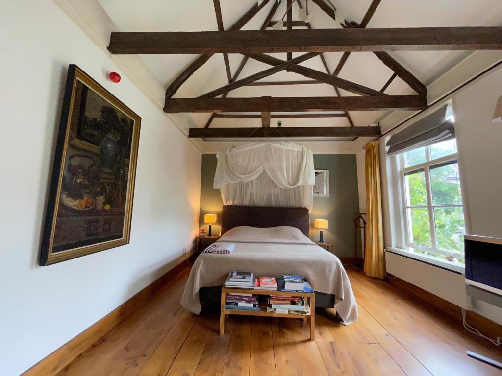 Apple Tree Cottage - charming home at beautiful canal in our idyllic garden photo 2