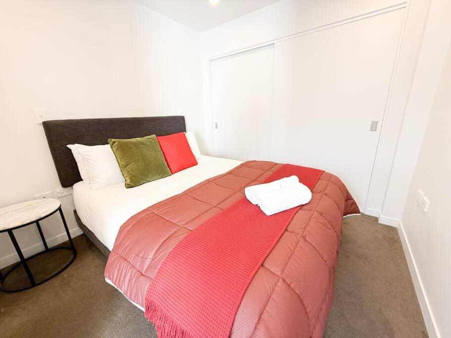 Hot Deal! Sky Stars Central Haven Studio with nice pool In CBD heart photo 2
