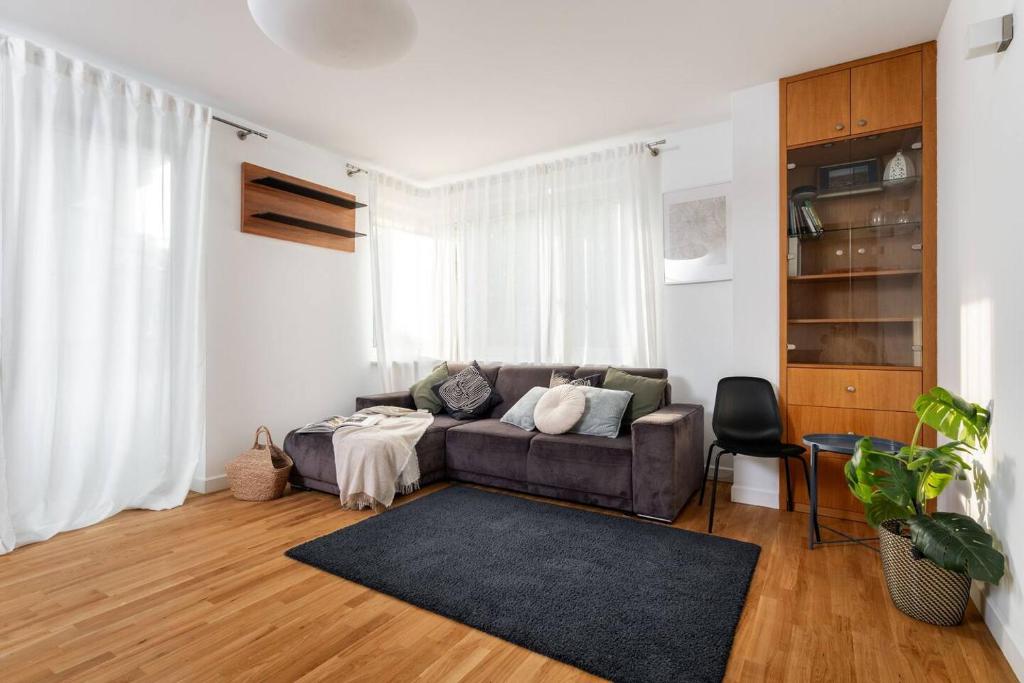 Superb Czerska Family Apartment With Parking — photo 1