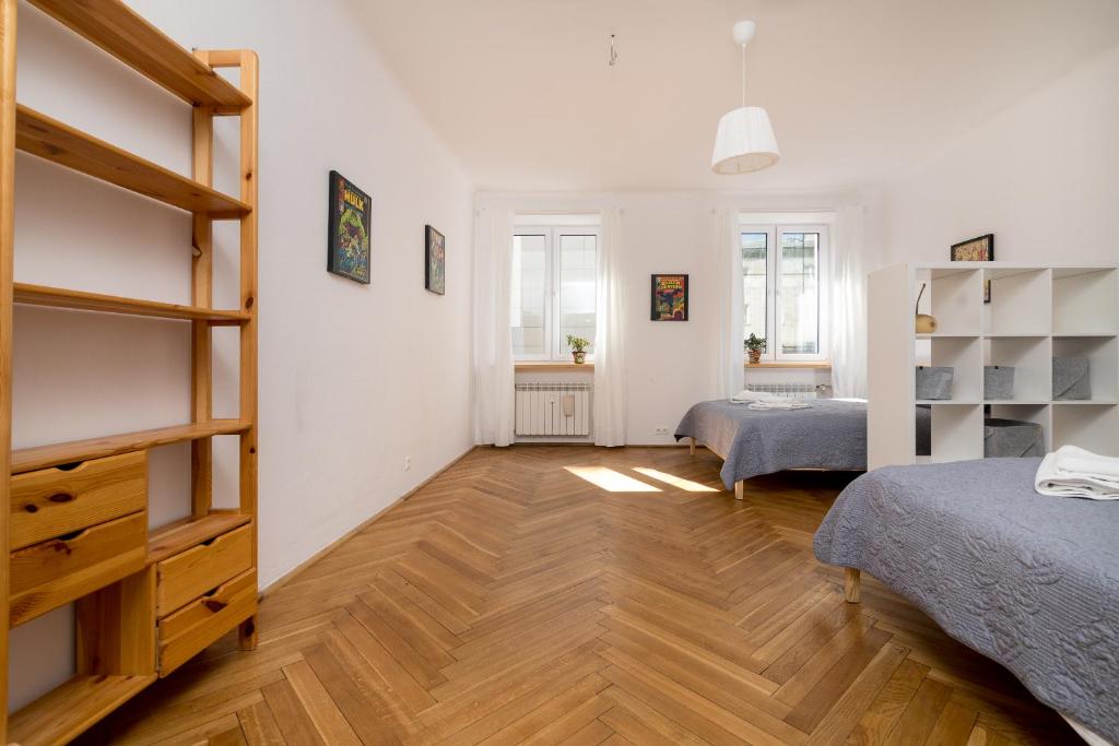 Royal Route Apartment for 10 people by BookingHost photo 2
