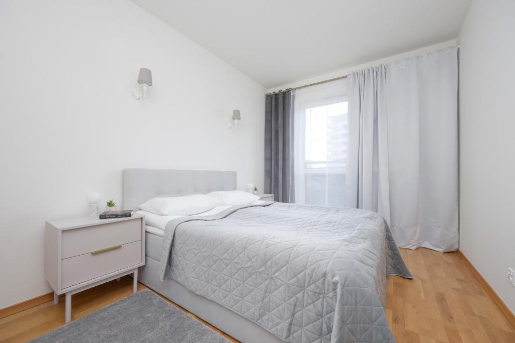Wyjątkowy Apartament z 3 sypialniami i Balkonem by Noclegi Renters photo 2
