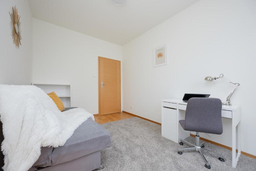 Wyjątkowy Apartament z 3 sypialniami i Balkonem by Noclegi Renters photo 3