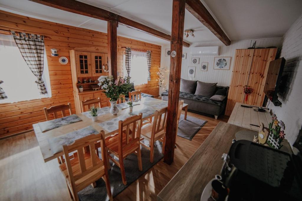 Sielanówek - Orzechowa Chatka z sauną wanną termalną jacuzzi photo 2