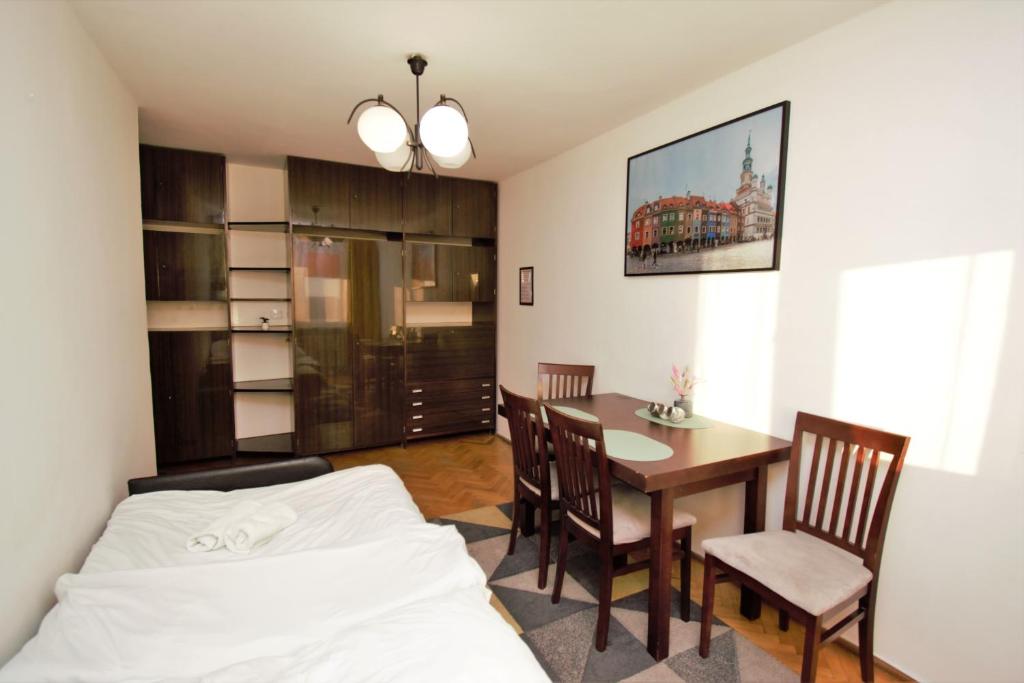 roomspoznan pl - Powstancow Wielkopolskich 23 - 24h self check-in — photo 1
