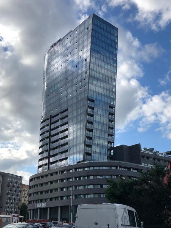 Hanza Tower 22 WHITE Jacussi & Sauna & Pool & SPA — photo 1
