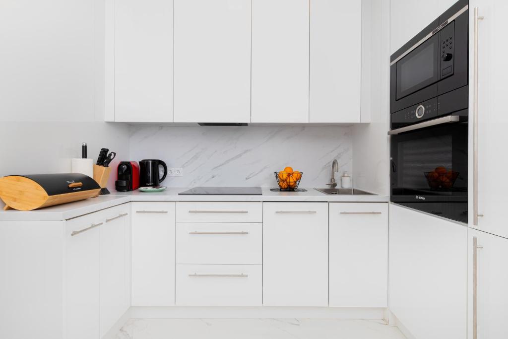 Stylish Two Bedroom Apartment Nasypowa by Noclegi Renters photo 3